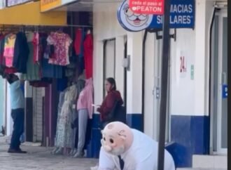 El tierno momento entre un “Doctor Simi” y un perrito en Tuxtla que se volvió viral