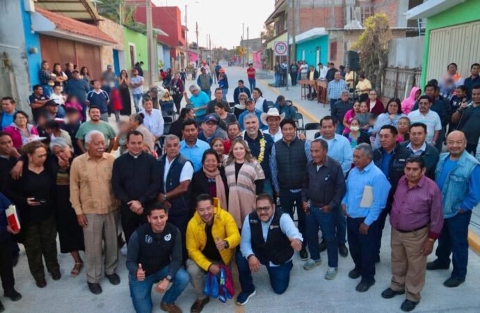 Angel Torres inaugura pavimentación integral en el ejido Copoya
