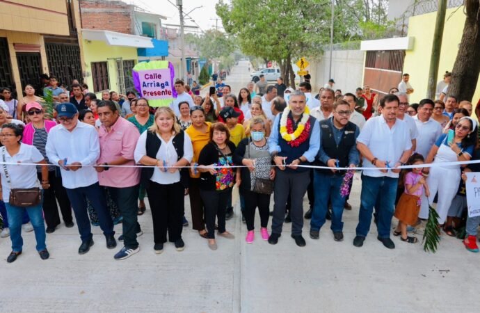 Angel Torres inaugura pavimentación integral en Fraccionamiento Las Torres